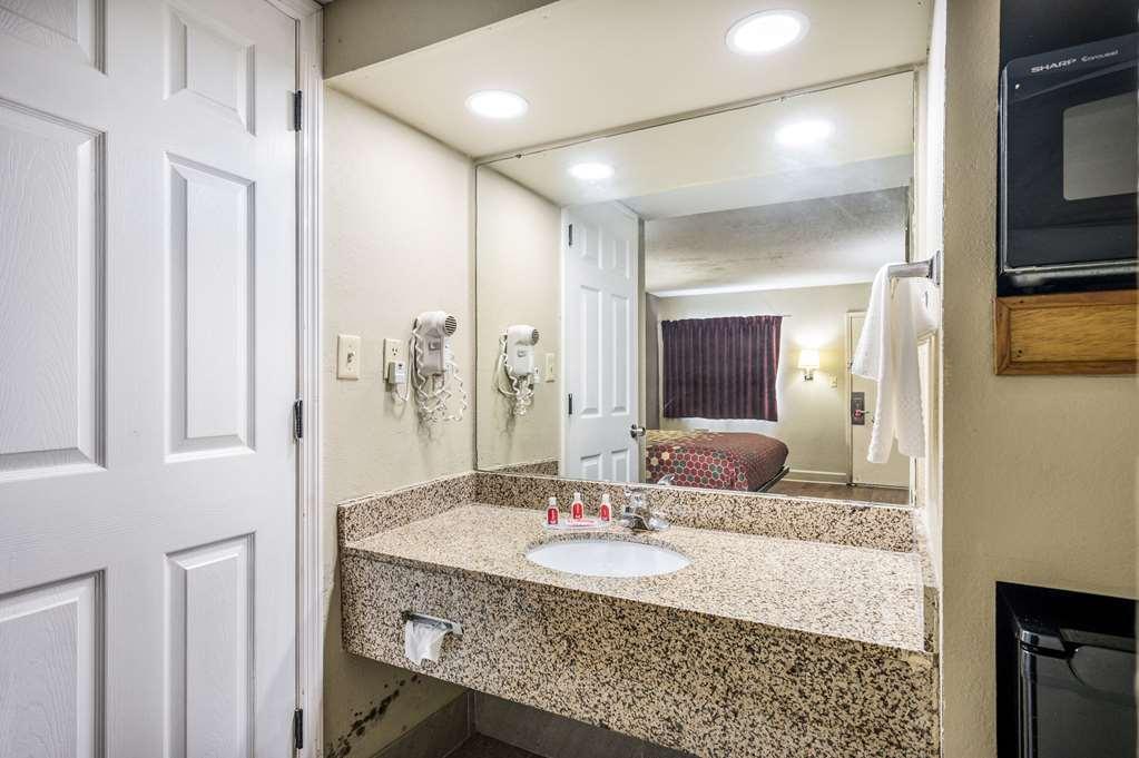 Econo Lodge Inn & Suites University Huntsville Ngoại thất bức ảnh