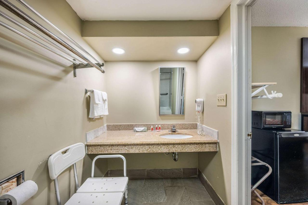 Econo Lodge Inn & Suites University Huntsville Ngoại thất bức ảnh