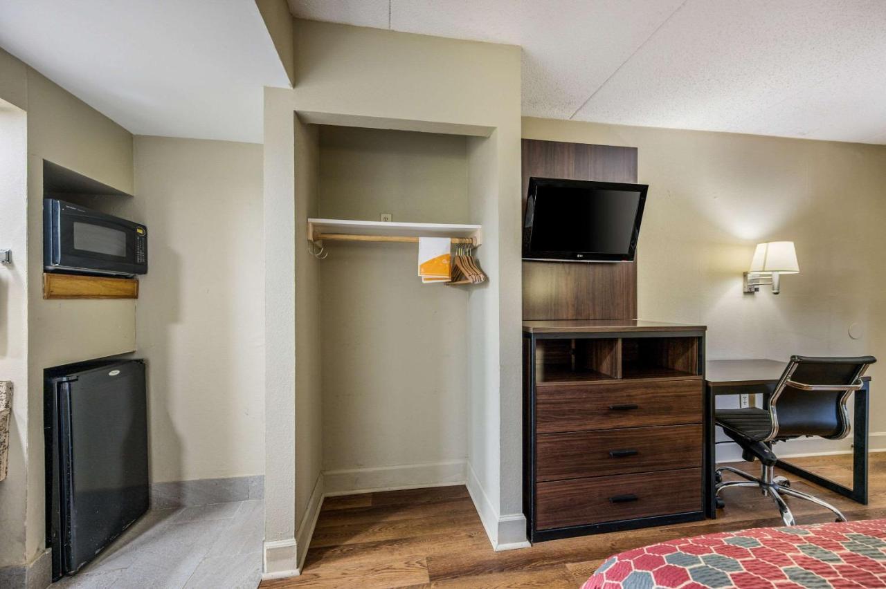 Econo Lodge Inn & Suites University Huntsville Ngoại thất bức ảnh