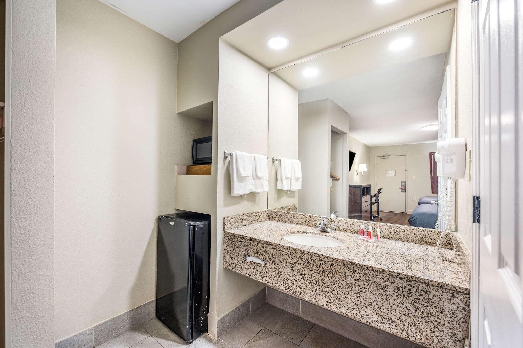 Econo Lodge Inn & Suites University Huntsville Ngoại thất bức ảnh