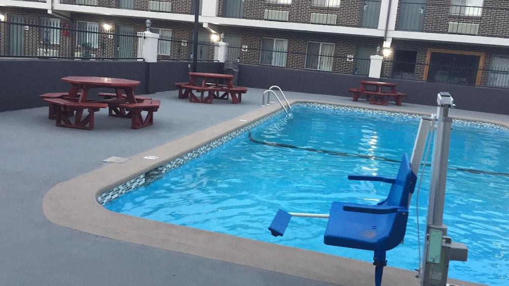 Econo Lodge Inn & Suites University Huntsville Ngoại thất bức ảnh