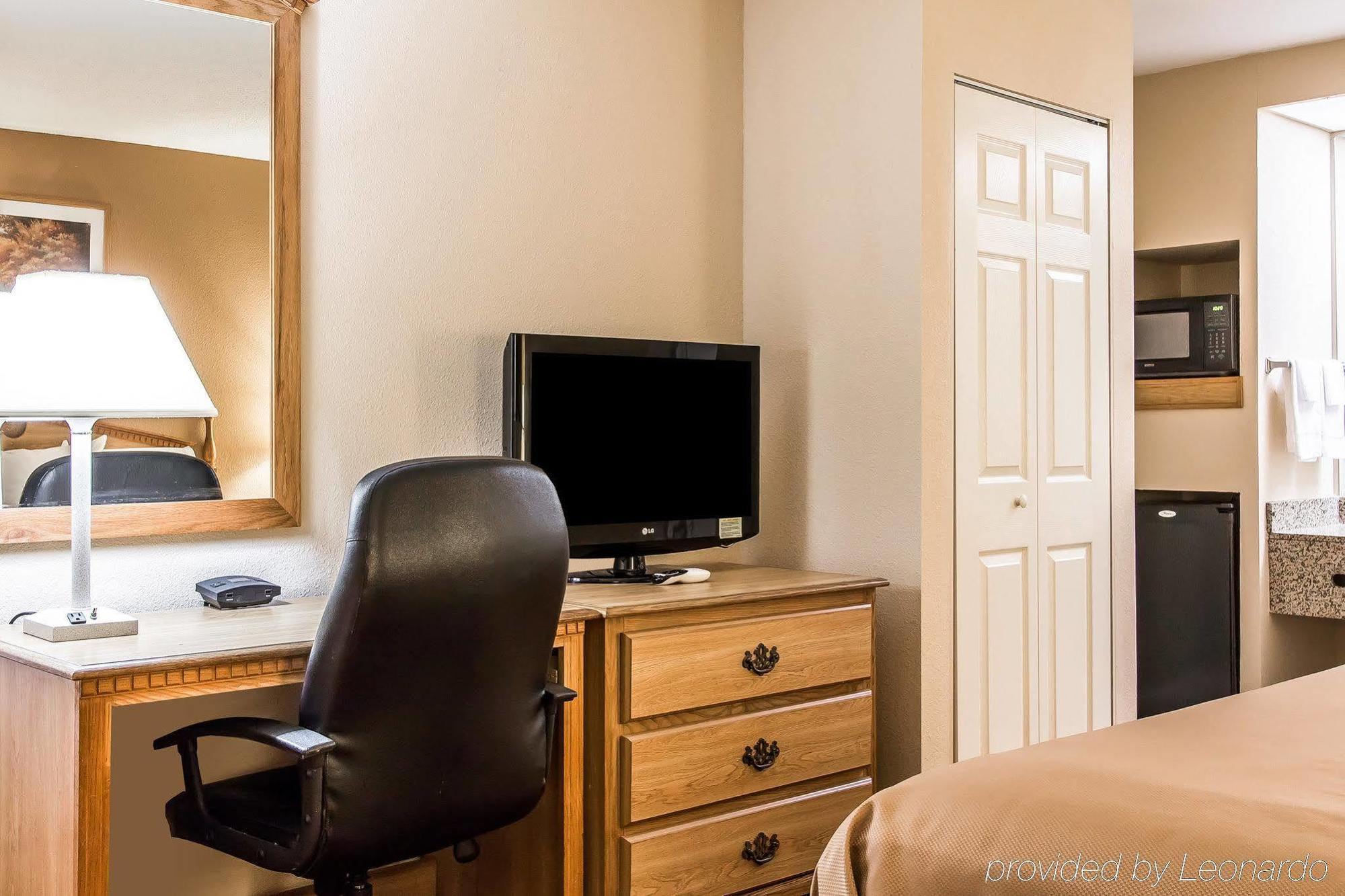 Econo Lodge Inn & Suites University Huntsville Ngoại thất bức ảnh