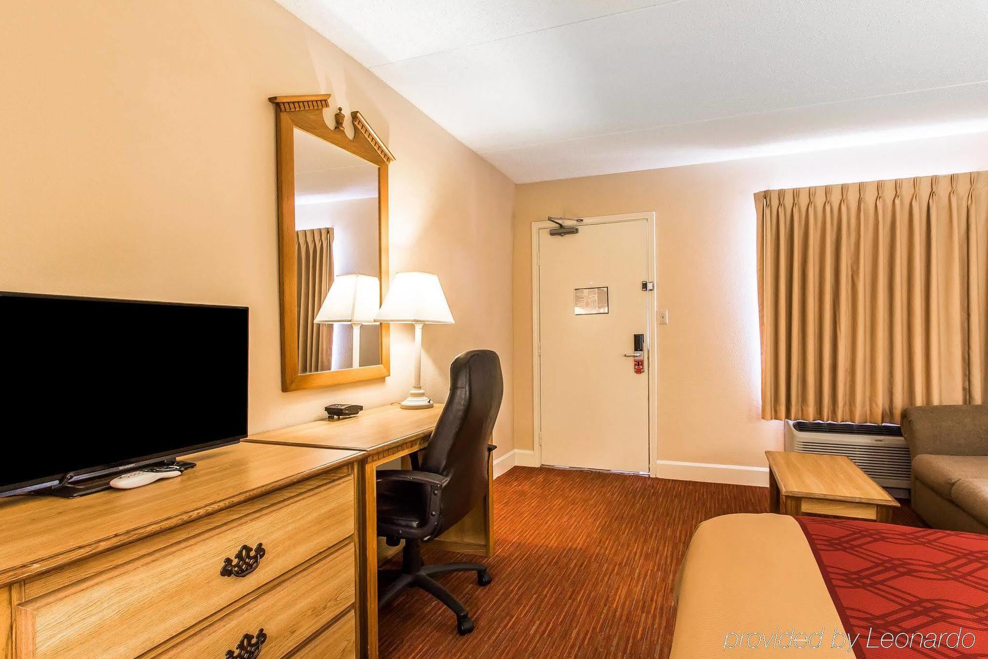 Econo Lodge Inn & Suites University Huntsville Ngoại thất bức ảnh