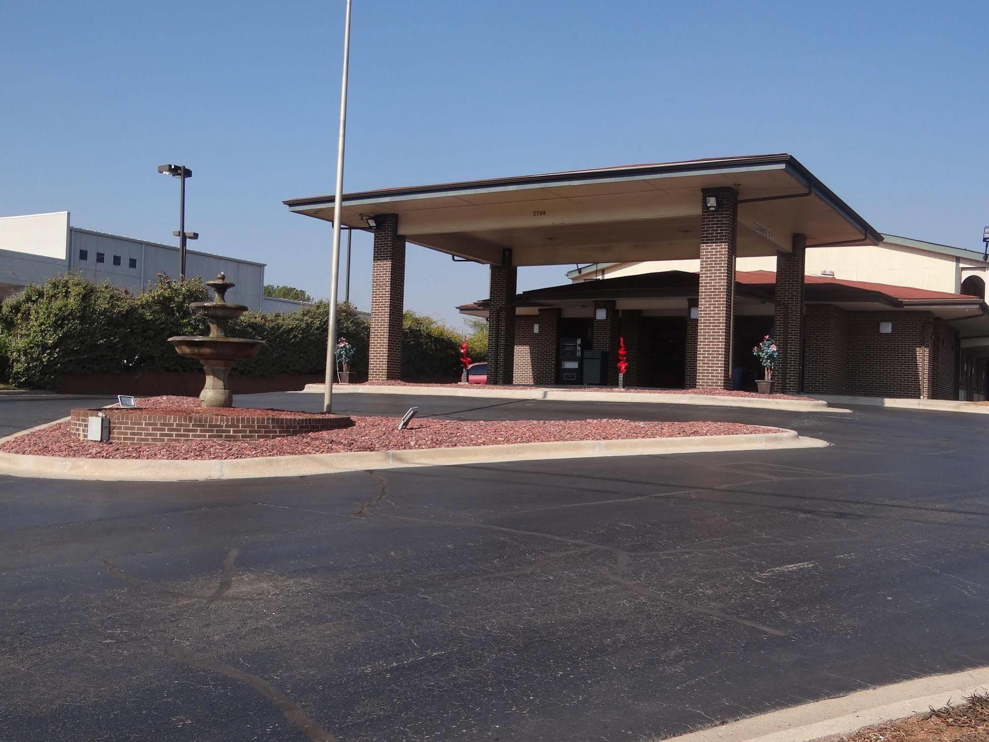 Econo Lodge Inn & Suites University Huntsville Ngoại thất bức ảnh